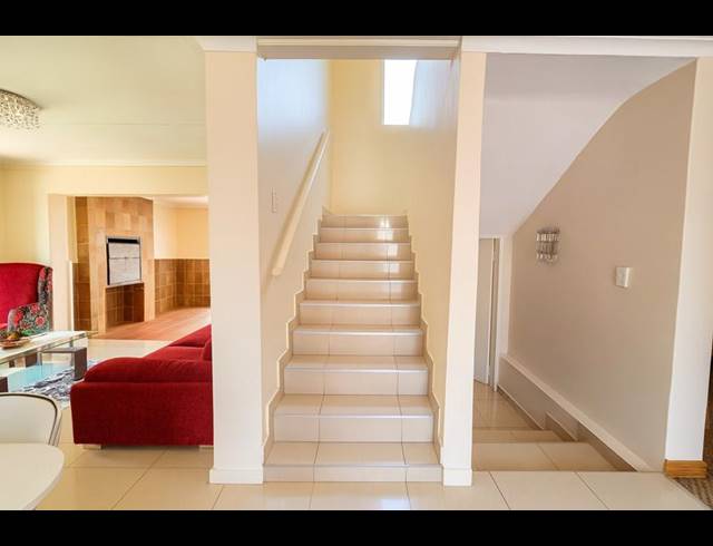 5 BEDROOM PROPERTY TO RENT IN MORELETAPARK